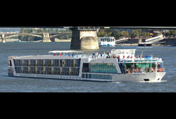 Suite, Violin Deck - AmaBella River Cruise Ship
